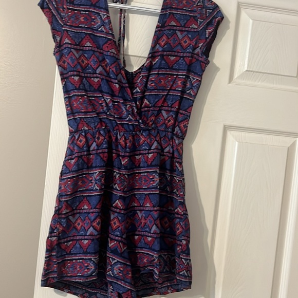 Hollister Romper - Picture 1 of 3